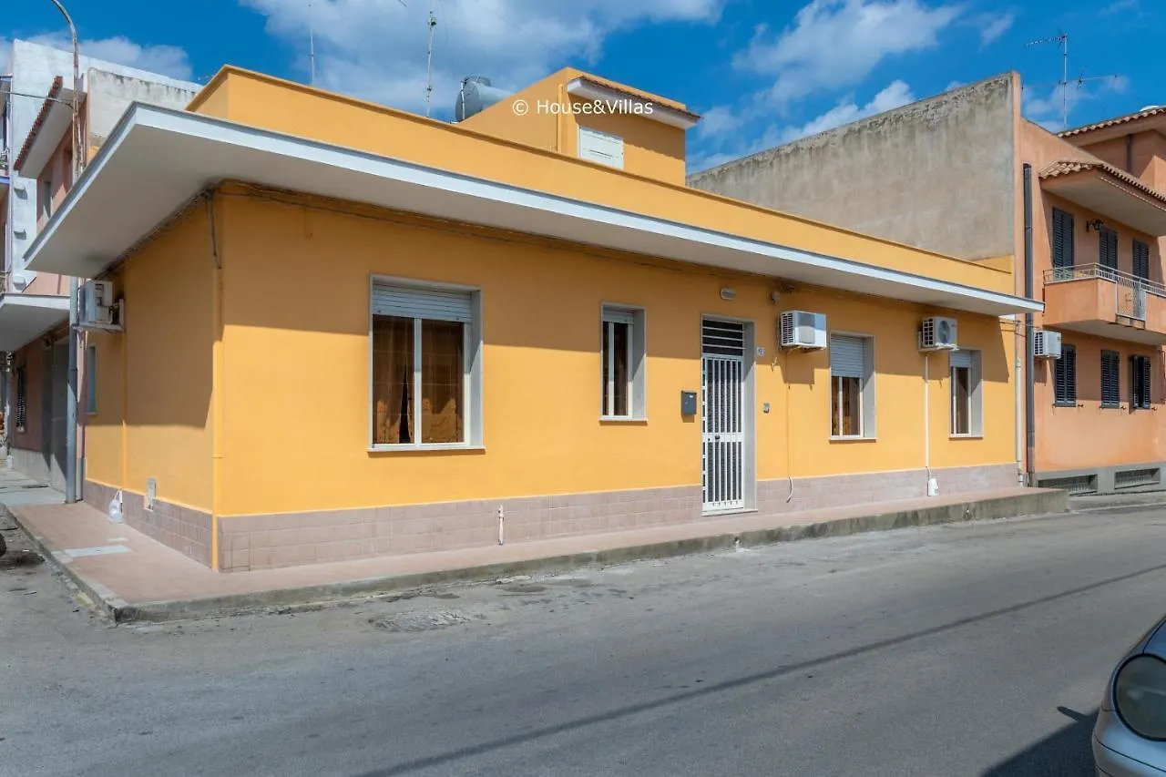 House&Villas - La Casa Del Sole Avola 0*,